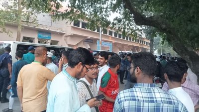 রাকসুর নির্বাচনে ভোটারদের উপস্থিতি