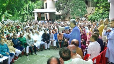 মতবিনিময় সভায় বক্তব্য দেন আমির খসরু মাহমুদ চৌধুরী