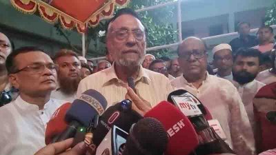 চাঁদপুরে এলডিপির কর্মসূচিতে গিয়ে সাংবাদিকদের সঙ্গে কথা বলেন অলি আহমদ