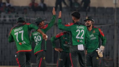 রিশাদের ঘূর্ণিতেই বিপদে পড়ে ওয়েস্ট ইন্ডিজ।