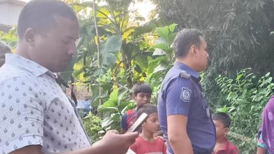 খবর পেয়ে পুলিশ ঘটনাস্থল পরির্দশন করেছে