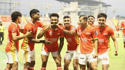 বসুন্ধরার উদযাপনের মুহূর্ত।
