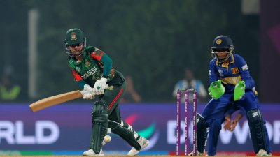 নিগার সুলতানা খেলেছেন ৭৭ রানের ইনিংস।