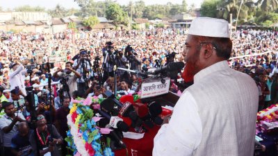 সাতক্ষীরার তালার ফুটবল মাঠে ছাত্র-যুব সমাবেশে বক্তব্য দেন জামায়াতে ইসলামীর সেক্রেটারি জেনারেল মিয়া গোলাম পরওয়ার