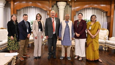 প্রধান উপদেষ্টার সঙ্গে আইআরআই প্রতিনিধি দল
