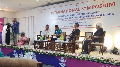 বাংলাদেশে নিযুক্ত জাপানের রাষ্ট্রদূত তাকাহাশি নাওকি এই আন্তর্জাতিক সম্মেলনের প্রধান অতিথি হিসেবে উপস্থিত ছিলেন