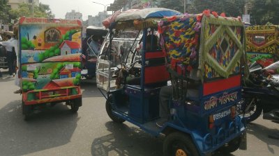 সড়কে অটোরিকশার দাপটে অতিষ্ঠ নগরবাসী