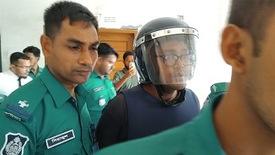 পুলিশের হেফাজতে গ্রেফতার ব্যক্তি