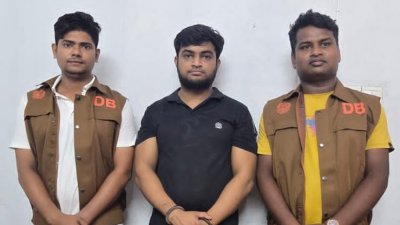 গ্রেফতার ছাত্রলীগ নেতা
