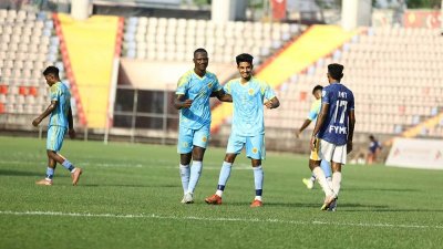 পেনাল্টি থেকে  সফল স্পট কিকে লক্ষ্যভেদ করেন মালির স্ট্রাইকার