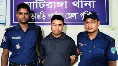 গ্রেফতার অভিযুক্ত
