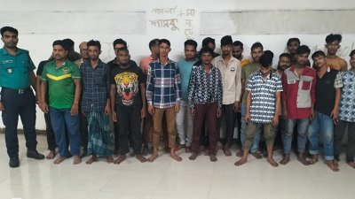বৃহস্পতিবার (২৩ অক্টোবর) সন্ধ্যা থেকে শুক্রবার ভোর ৫টা পর্যন্ত জেনেভা ক্যাম্পে যৌথ বাহিনীর অভিযানে গ্রেফতার ব্যক্তিরা