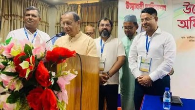 আইডিইবির ৪৪তম জাতীয় কাউন্সিলের উদ্বোধনী অনুষ্ঠানে বক্তব্য রাখছেন জনপ্রশাসন মন্ত্রণালয়ের জ্যেষ্ঠ সচিব মো. এহছানুল হক