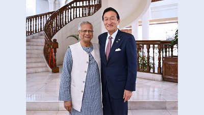 প্রধান উপদেষ্টা ড. মুহাম্মদ ইউনূসের সঙ্গে বিশিষ্ট জাপানি উদ্যোক্তা এবং রাজনীতিবিদ মিকি ওয়াতানাবে