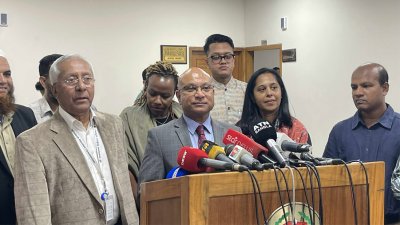 কমনওয়েলথ নির্বাচন সহায়তা বিভাগের প্রধান লিনফোর্ড অ্যান্ড্রুজ
