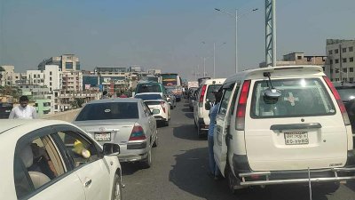 বিমানবন্দরগামী সড়কে যানজট