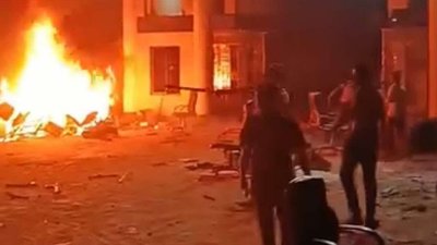 রবিবার রাতে ড্যাফোডিল ইউনিভার্সিটি এবং সিটি ইউনিভার্সিটির শিক্ষার্থীদের মধ্যে সংঘর্ষের ঘটনা ঘটে