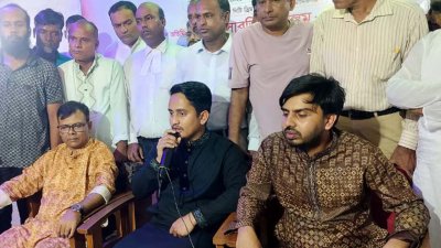 সোমবার মানিকগঞ্জে জাতীয় নাগরিক পার্টির সমন্বয় সভায় প্রধান অতিথি হিসেবে বক্তব্য দেন দলের মুখ্য সংগঠক (উত্তরাঞ্চল) সারজিস আলম