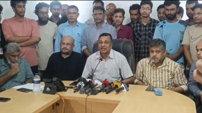সংবাদ সম্মেলনে বক্তব্য দিচ্ছেন  সিটি ইউনিভার্সিটির উপাচার্য অধ্যাপক মো. লুৎফর রহমান