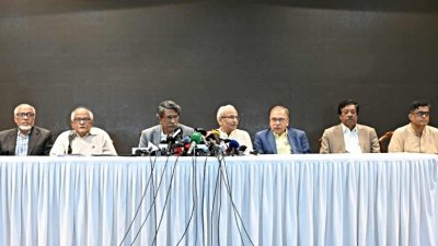 জাতীয় ঐকমত্য কমিশনের সংবাদ সম্মেলন