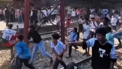 ভৈরবে ট্রেনে পাথর নিক্ষেপ