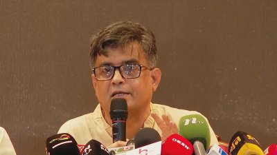 কথা বলছেন  শফিকুল আলম