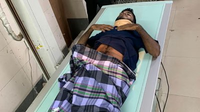 আহতদের হাসপাতালে চিকিৎসা দেওয়া হচ্ছে
