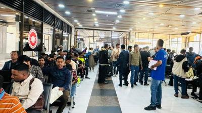 দেশে ফেরা বাংলাদেশিরা