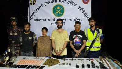 অভিনেতা এ আর মন্টুর বাড়ি থেকে আটক চার জন