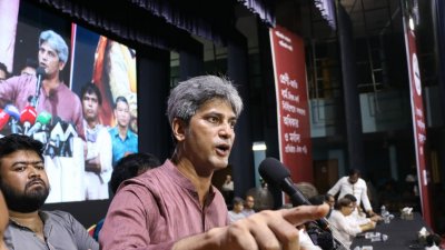 উদ্বোধনী সমাবেশে বক্তব্য রাখছেন জোনায়েদ সাকি