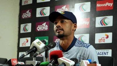 সংবাদ সম্মেলনে নাজমুল হোসেন শান্ত