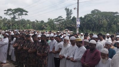 সৈয়দপুরে আকতার হোসেনের গ্রামের বাড়িতে জানাজা শেষে সর্বোচ্চ রাষ্ট্রীয় ও সামরিক মর্যাদায় তার দাফন সম্পন্ন হয়