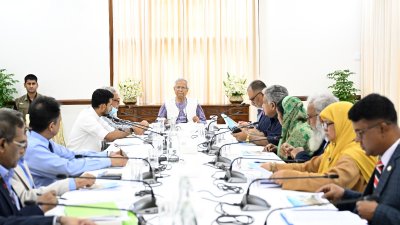 ‘সেন্ট্রাল ইন্টিগ্রেটেড মাল্টিমোডাল ট্রান্সপোর্ট সেক্টর মাস্টার প্ল্যান অব বাংলাদেশ’ সংক্রান্ত আন্তঃমন্ত্রণালয় বৈঠকে বক্তব্য রাখছেন প্রধান উপদেষ্টা মুহাম্মদ ইউনূস