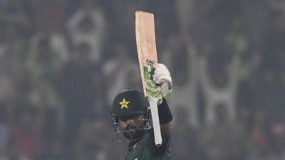 কোহলিকে পেছনে ফেলেছেন বাবর।