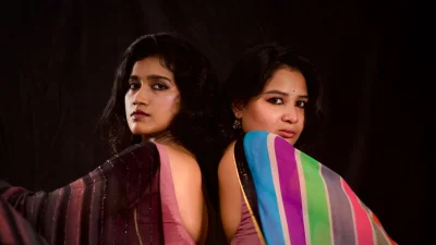 ‘ক্যাফে দ্য ভলতে’র দুই শিল্পী
