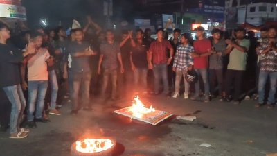 কুষ্টিয়ায় বিএনপি নেতার সমর্থকদের বিক্ষোভ