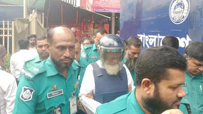 পুলিশের হেফাজতে নজরুল ইসলাম মজুমদার
