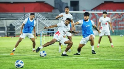 কোচ হাভিয়ের কাবরেরা পুরনোদের ওপরই ভরসা রেখেছেন