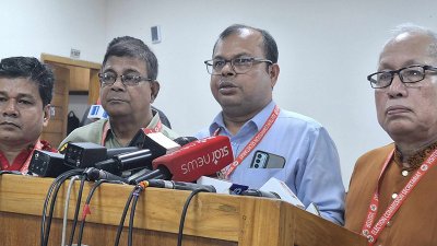 বৈঠক শেষে এক ব্রিফিংয়ে বাংলাদেশ জাতীয় হিন্দু মহাজোটের নির্বাহী মহাসচিব ও মুখপাত্র পলাশ কান্তি দে