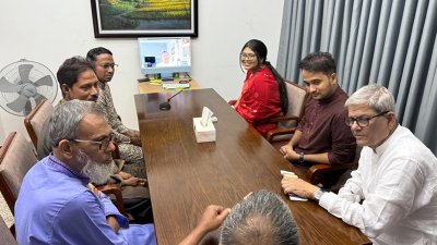 গুলশানে বিএনপি চেয়ারপারসনের কার্যালয়ে তারেক রহমানের সঙ্গে ভার্চুয়ালি সাক্ষাৎ করেন চব্বিশের গণঅভ্যুত্থানে নিহত শহীদ ও আহত পরিবারের সদস্যরা