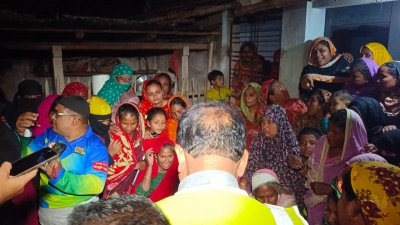 মেহেরপুর সদর উপজেলায় বিলে শাপলা তুলতে গিয়ে পানিতে ডুবে চার বোনের মৃত্যু