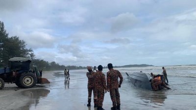 থাইল্যান্ড-মালয়েশিয়া সীমান্তের কাছে নৌকাডুবি, নিখোঁজ শতাধিক