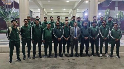সাবেক বিশ্ব চ্যাম্পিয়নরা এখন ঢাকায়