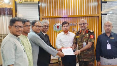 ডেঙ্গু রোগীর যথাযথ চিকিৎসার দাবিতে ময়মনসিংহ মেডিক্যাল কলেজ হাসপাতালের পরিচালককে জেলা সিপিবির নেতৃত্বে স্মারকলিপি দেওয়া হয়
