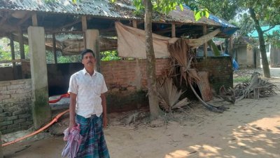 বারতোপা গ্রামের কৃষক আব্দুল কাশেমের গোয়ালঘরের তালা কেটে পাঁচটি গরু চুরি করে পিকআপে করে নিয়ে গেছে চোরেরা