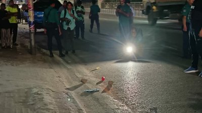 এনসিপি কার্যালয়ের সামনে একটি অবিস্ফোরিত ককটেল
