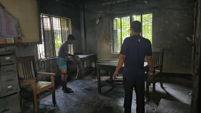 আগুনে গ্রামীণ ব্যাংক কার্যালয়ের আসবাবসহ গুরুত্বপূর্ণ কাগজপত্র পুড়ে গেছে