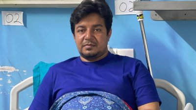 হাসপাতালে থাকা অবস্থায় মো. তারেক রহমান (ছবি: ফেসবুক)