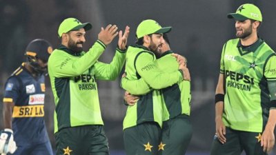 প্রথম ওয়ানডেতে জিতেছে পাকিস্তান।