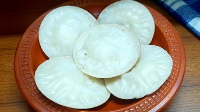 চিতই পিঠা: বানাতে পারেন খুব সহজেই